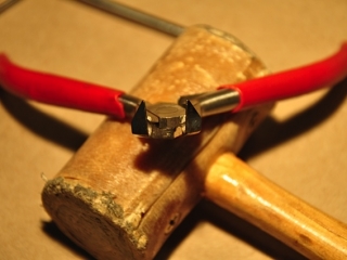 Pliers used for pulling out flute pins.